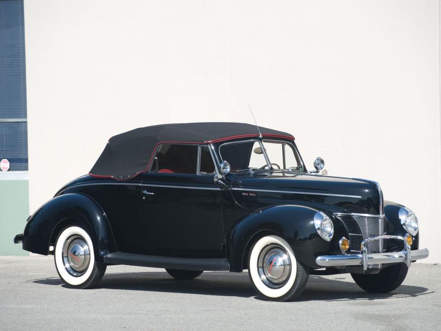  Ford V8 Deluxe Convertible Coupe 1940 года  (фото 22 из 26)
